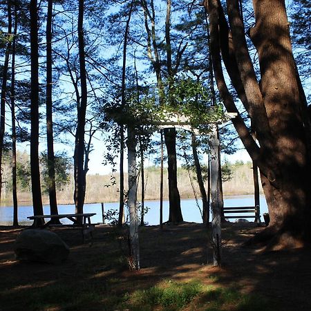 Tuxbury Pond Camping Resort Tiny House Henry South Hampton Exterior photo