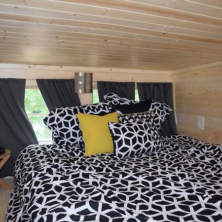 Tuxbury Pond Camping Resort Tiny House Henry South Hampton Exterior photo