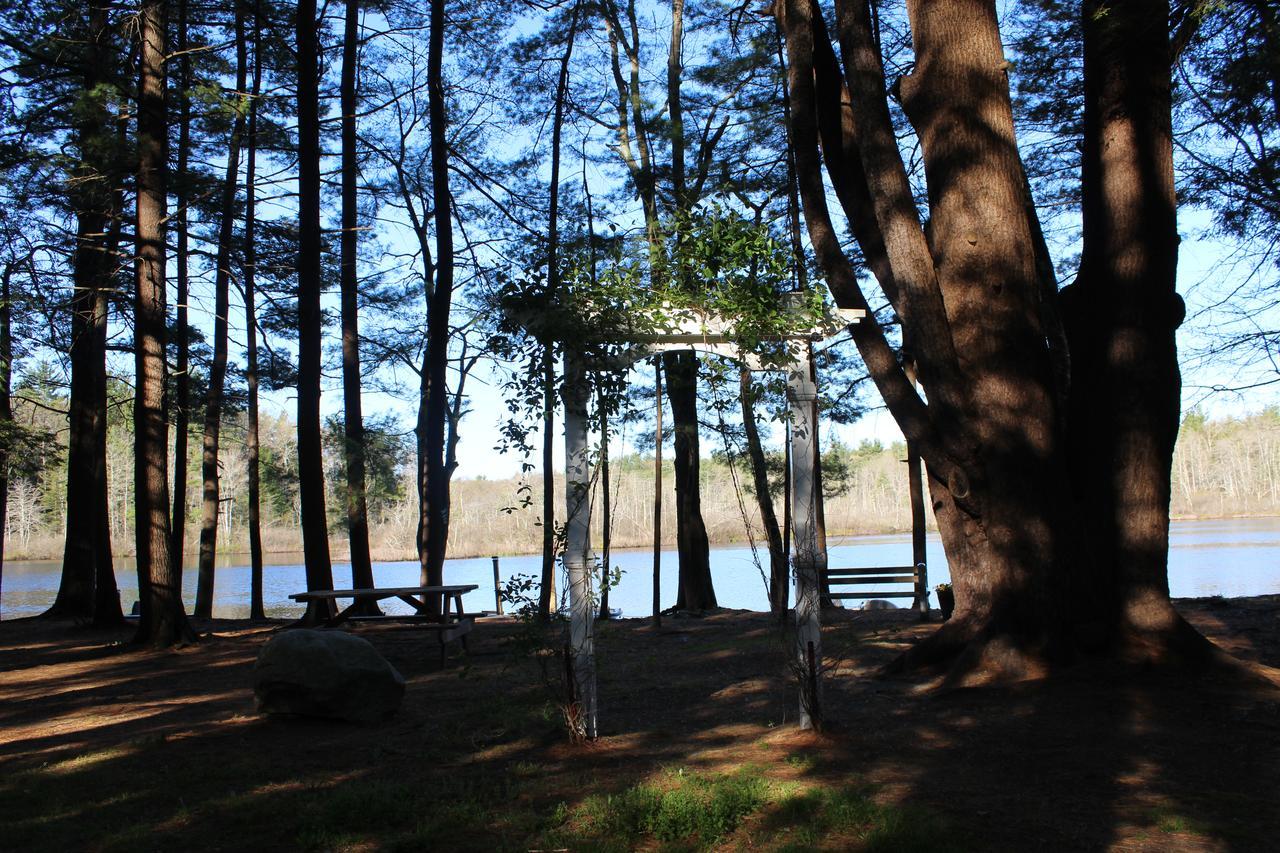Tuxbury Pond Camping Resort Tiny House Henry South Hampton Exterior photo